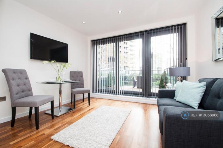 Studio flat in Fairmont Avenue, London, E14 (#3058968)