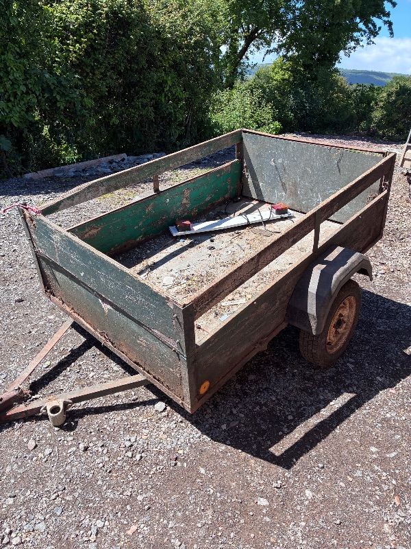Small trailer 
