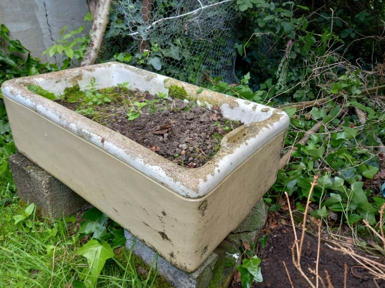Belfast sink garden planter