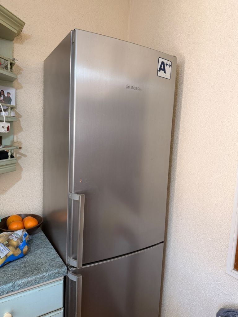 Fridge BOSCH great condition and perfect working order 