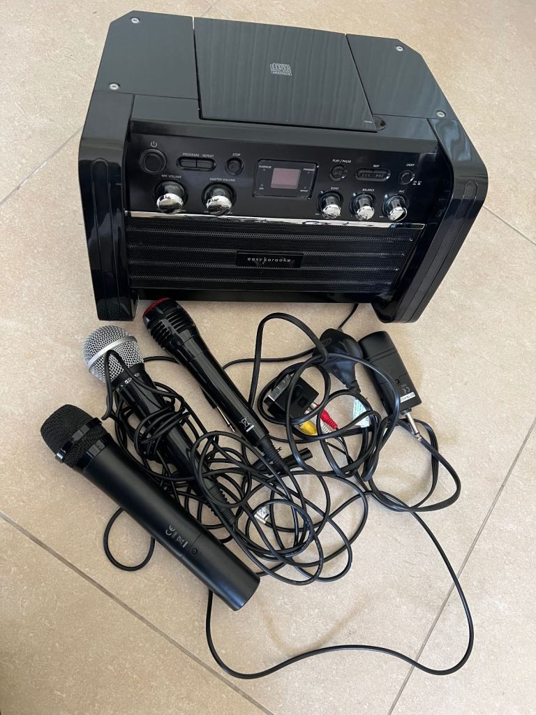 Karaoke machine 