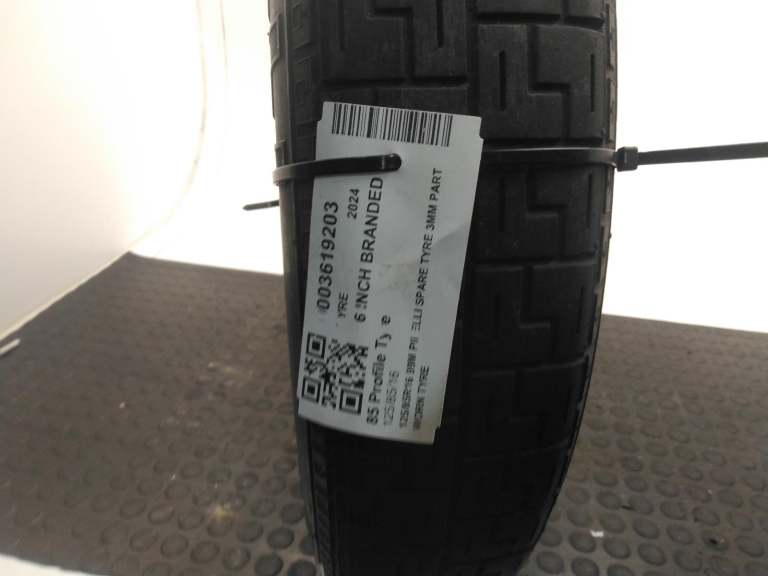 125/85r16 99m Pirelli Spare Tyre 3mm Part Worn Tyre