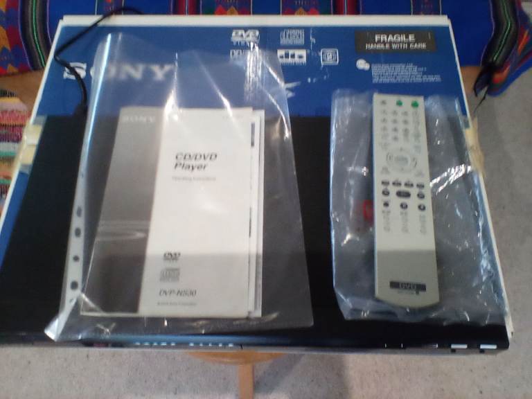 Sony CD/ DVD player DVPSR760H