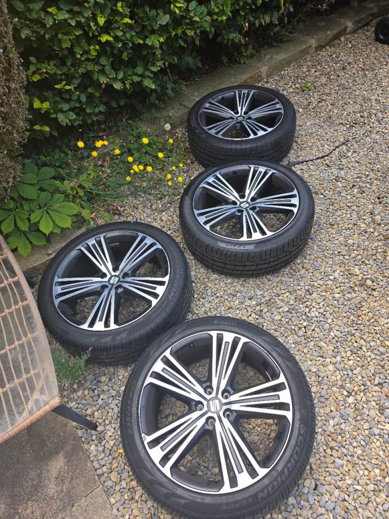 Genuine SEAT Tarraco 20" Supreme Alloy Wheels & Pirelli Tyres (5FJ601025B)