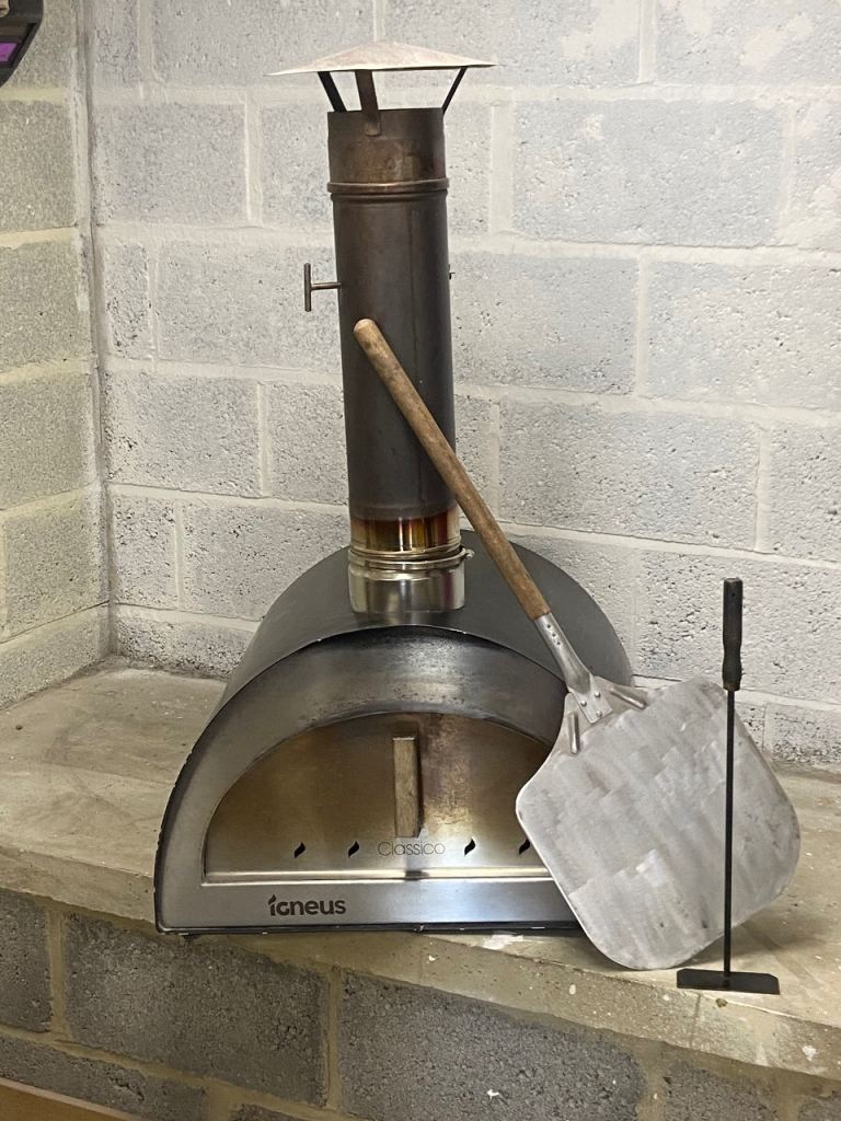 Pizza oven
