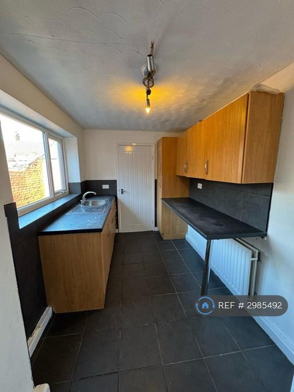 2 bedroom house in Saint Leonard Street, Sunderland, SR2 (2 bed) (#2985492)
