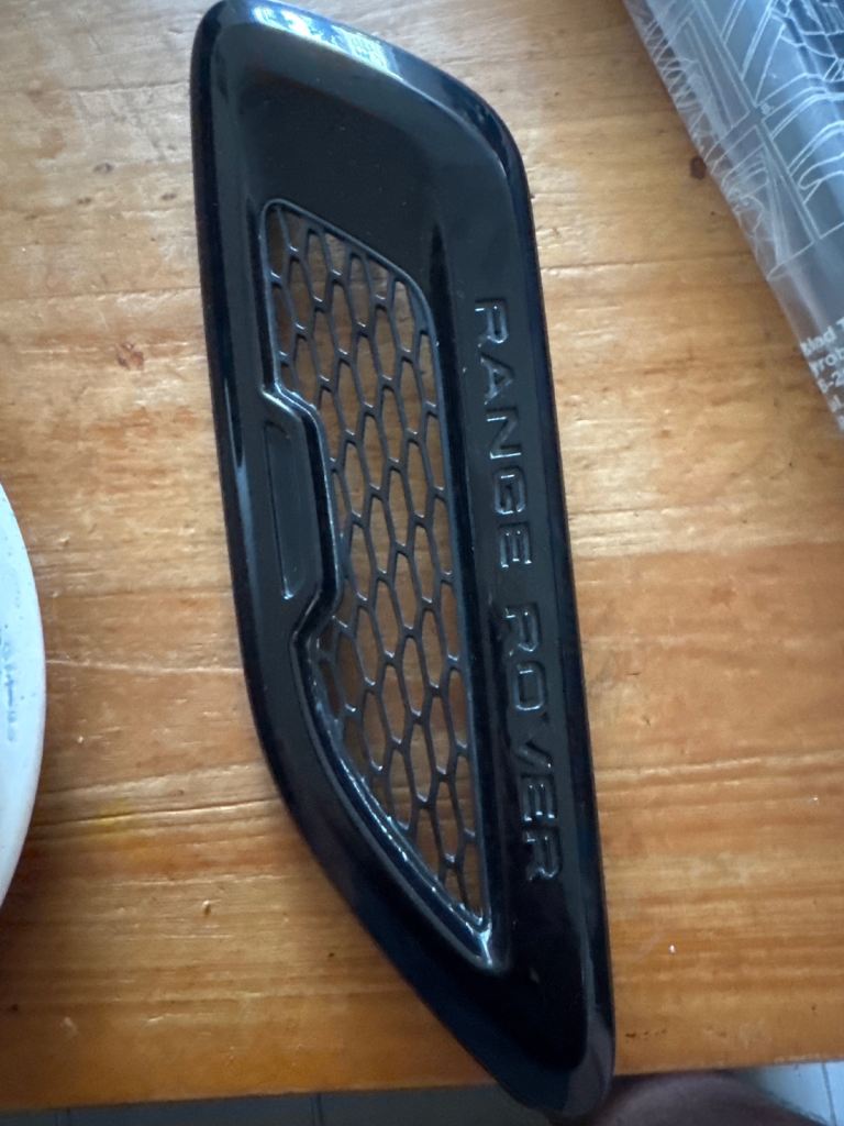 Range Roger Evoque Bonnet Vent