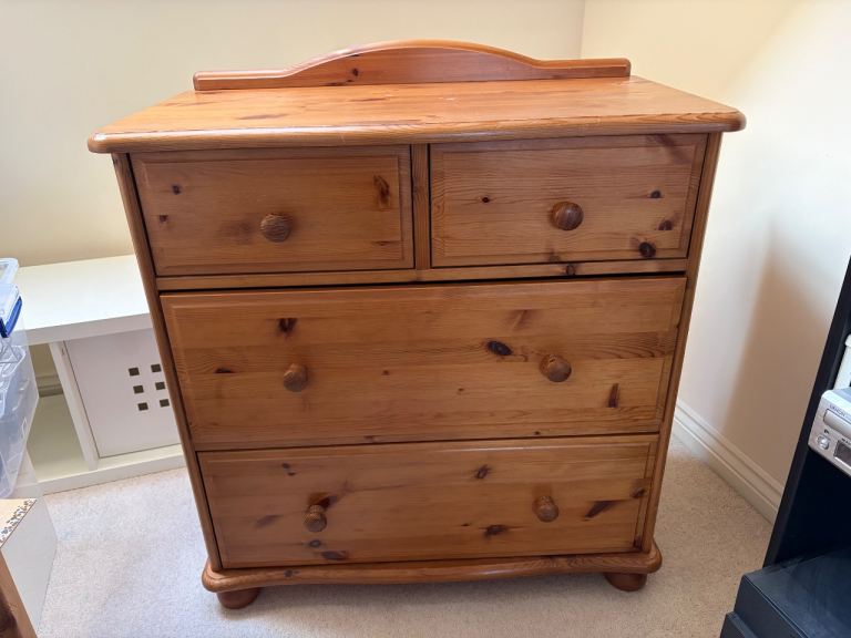 Chest of drawers 