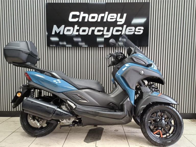 2023 Yamaha tricity 300 ride on full Car license of full bike licence