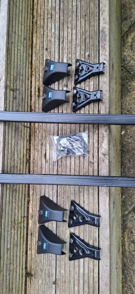 Cruz roof bars fits Astra and other models 