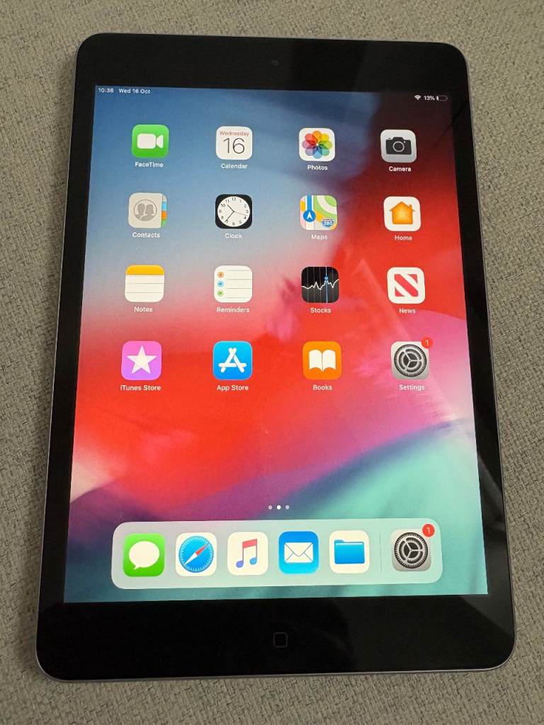 Apple Ipad Mini 2 32GB Black Wifi Ios12 - charger - Very Good Condition - Delivery Available