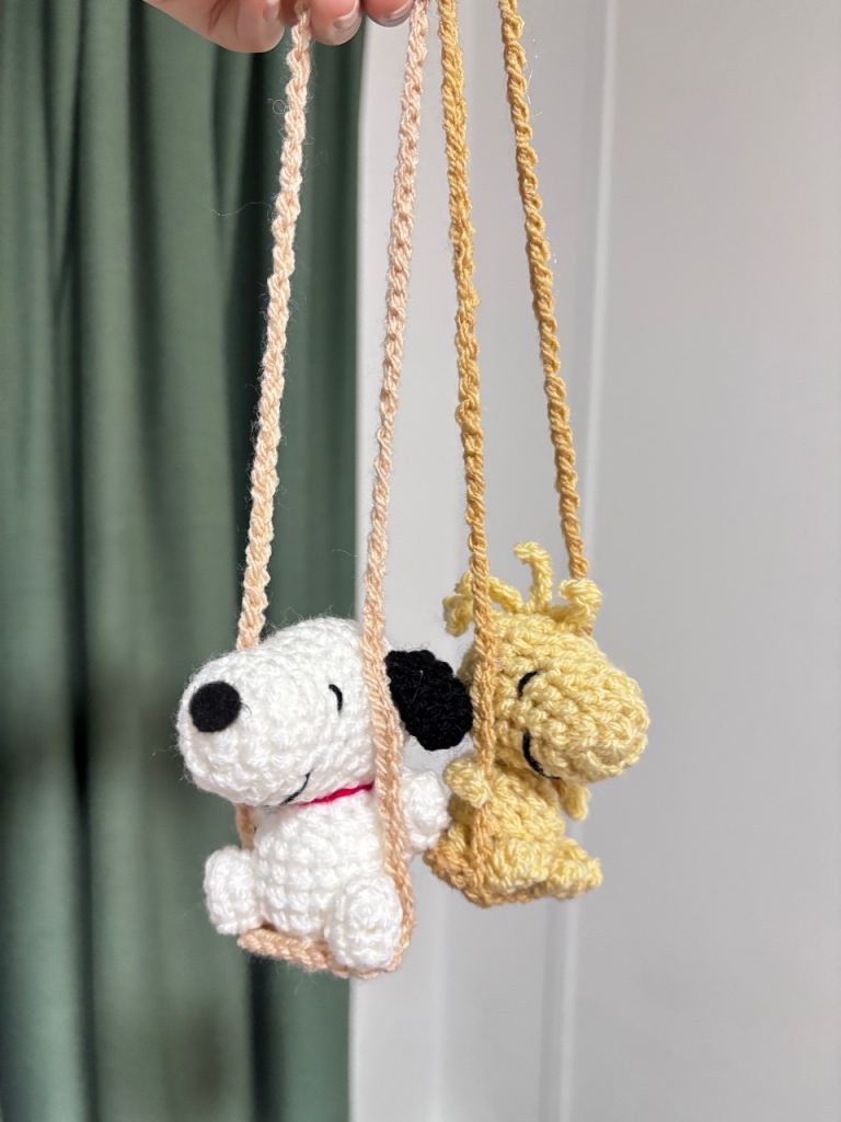 Snoopy and woodstock car decoration