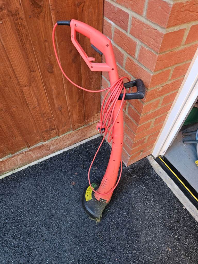 image for Garden strimmer 