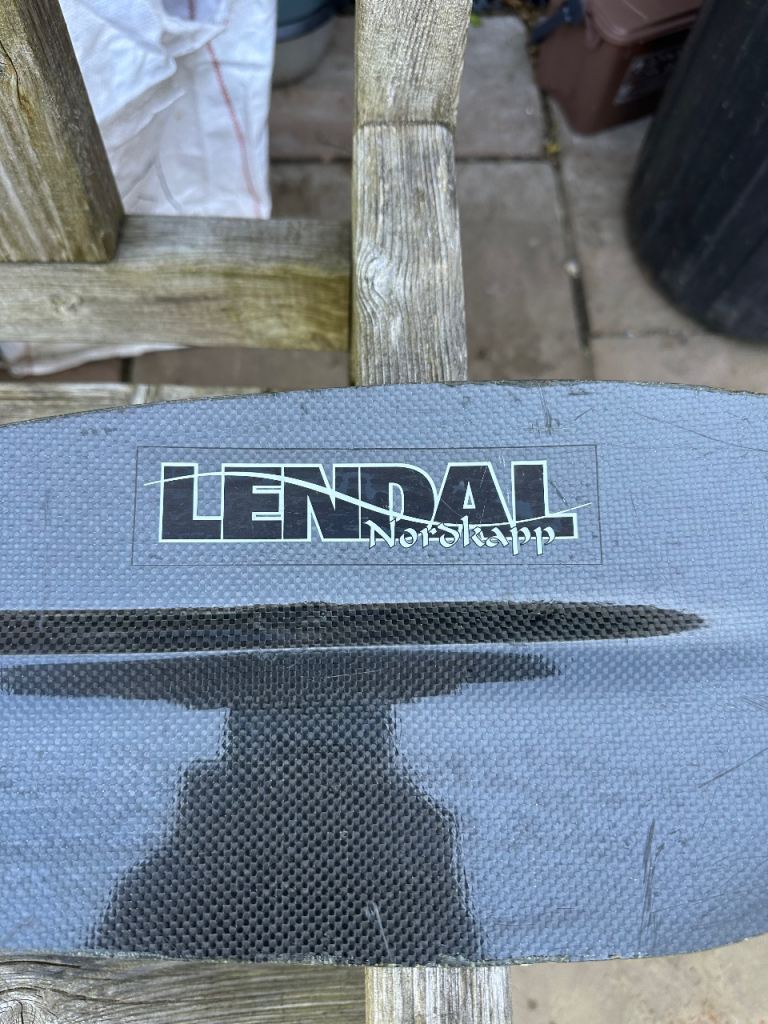 Lendal Nordkapp cranked carbon fibre paddle in good condition 