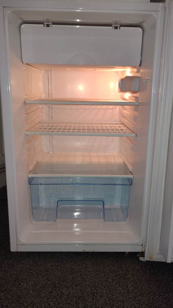 Undercounter fridge/freezer 