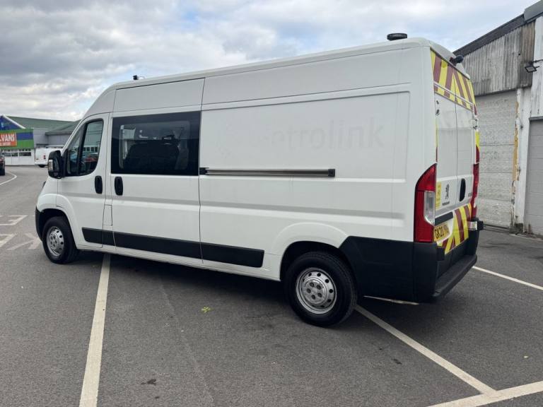 2020 Peugeot Boxer 2.0 BlueHDi 335 Built for Business Professional Crew Van 5dr Diesel Manual  PA...