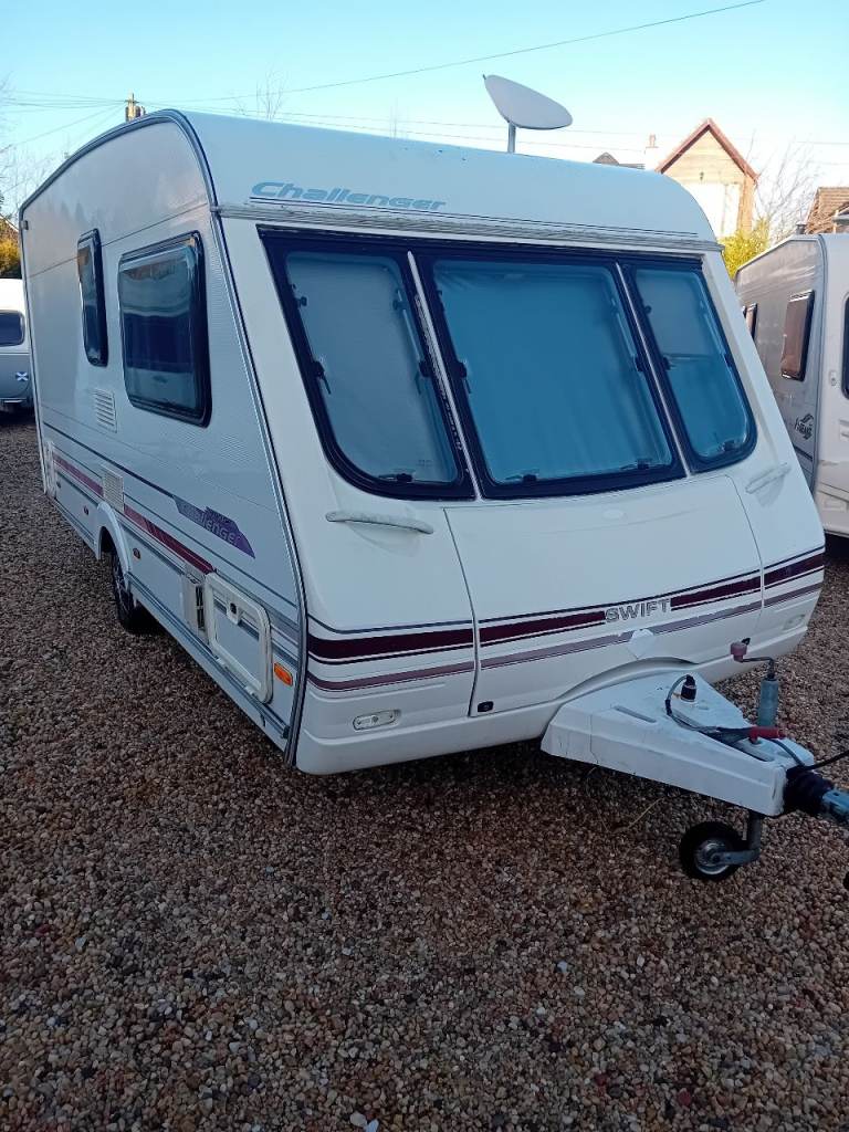 Swift challenger + awning 
