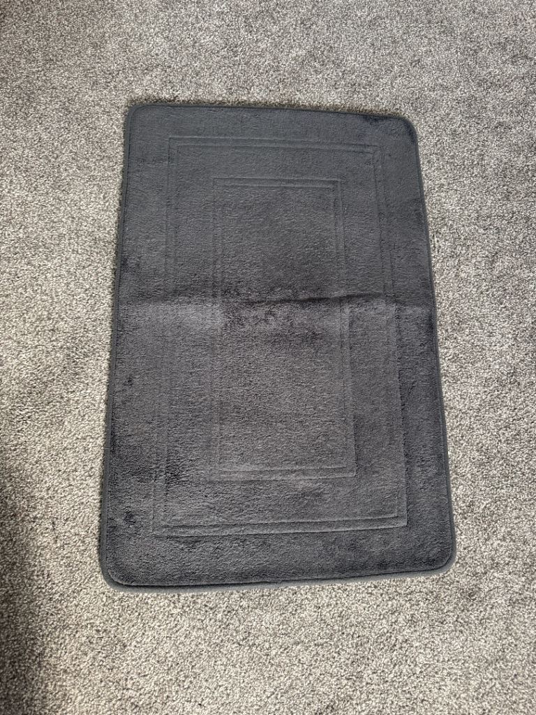 Dark Grey Soft Fabric Bathroom Mat – Fair Condition