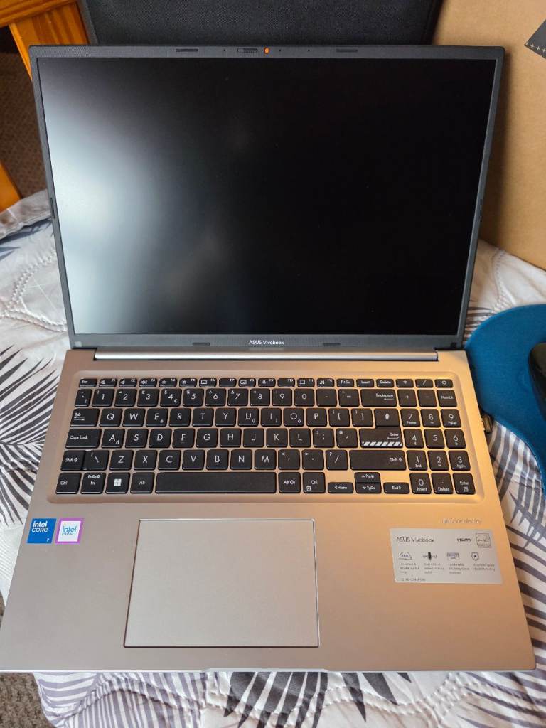 ASUS Vivobook 16 X1605VA – Like New, Boxed with Extras