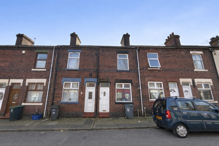 2 bedroom house in Sandon Street, Stoke-on-Trent ST1 4BJ