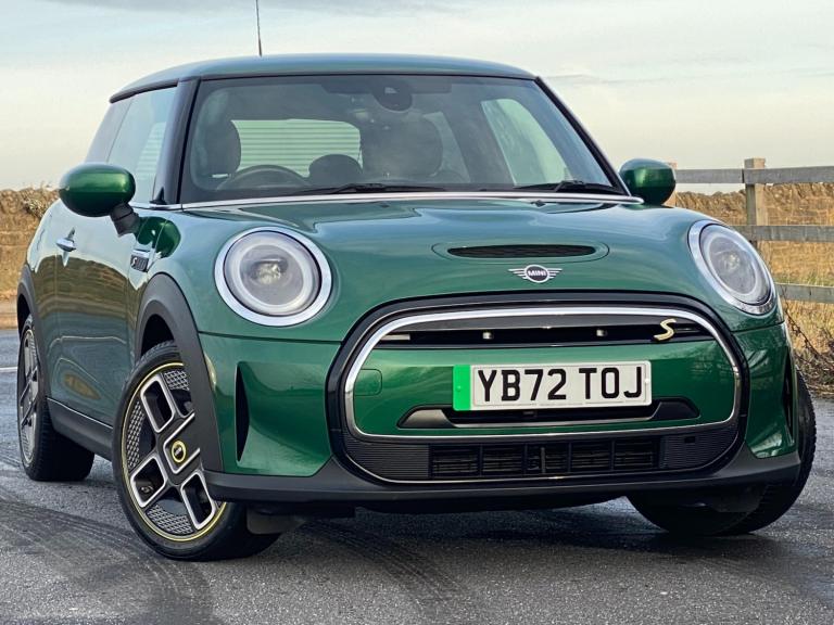 2022 MINI Hatch 135kW Cooper S Level 2 Auto - Virtual Dash & Apple CarPlay & Heated Seats HATCHBA...