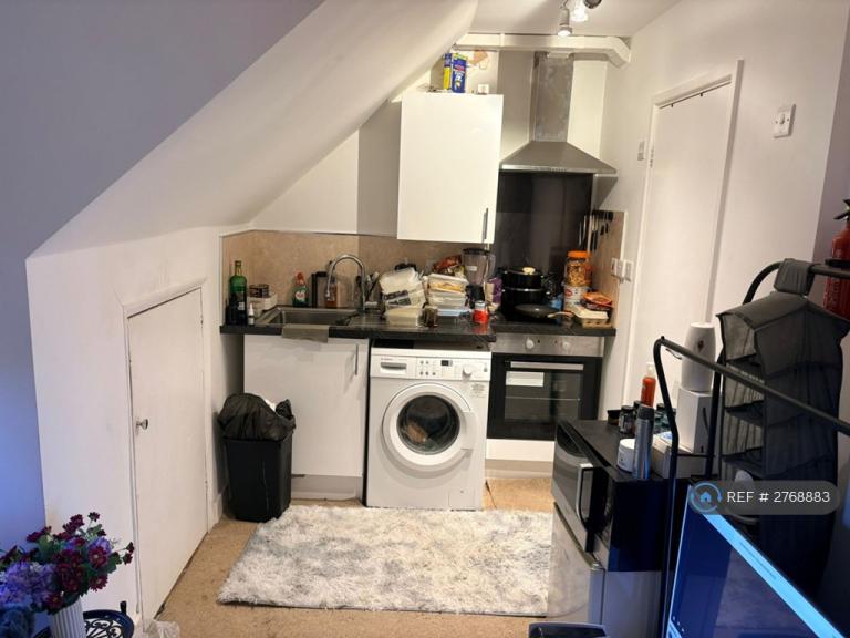 Studio flat in Wellesley Road, Clacton-On-Sea, CO15 (#2768883)