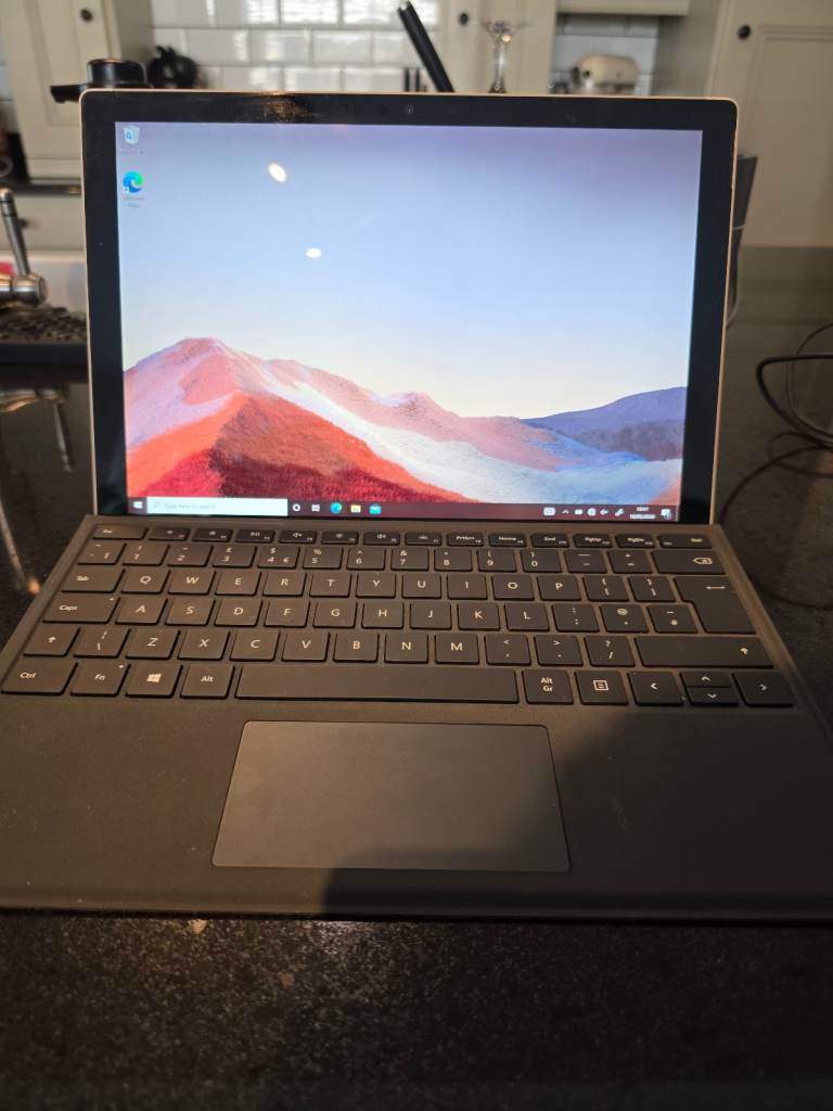 Microsoft Surface Pro 7 – i5, 8GB RAM, 128GB | With Keyboard, Charger & Original Box