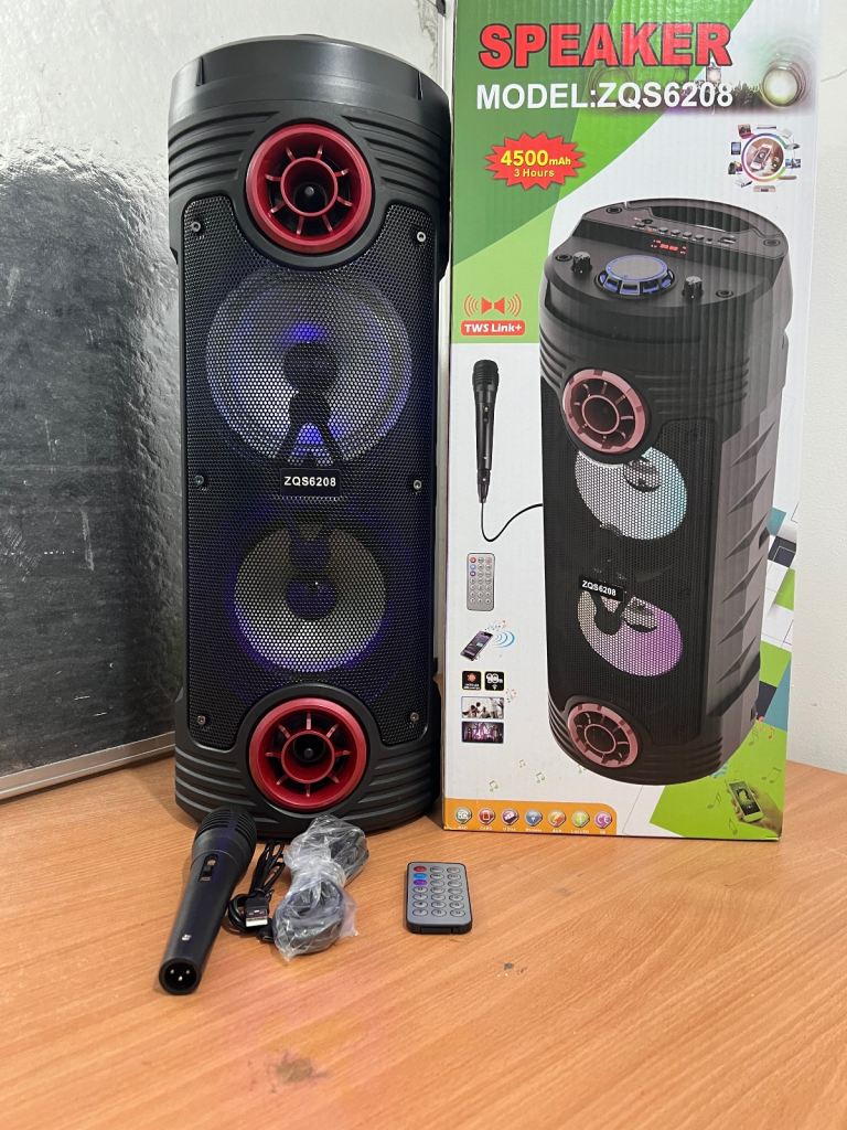 Wireless Bluetooth speaker (karaoke)