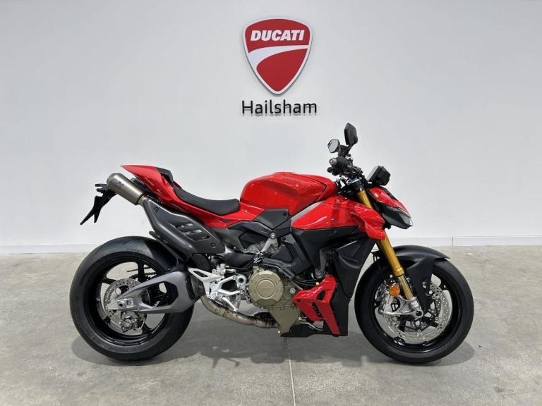 NEW Ducati Streetfighter V4S, 0 miles, Ducati Red, 2026 Unregistered 