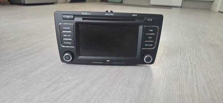 Skoda octavia Car Radio Head Unit - Good Condition