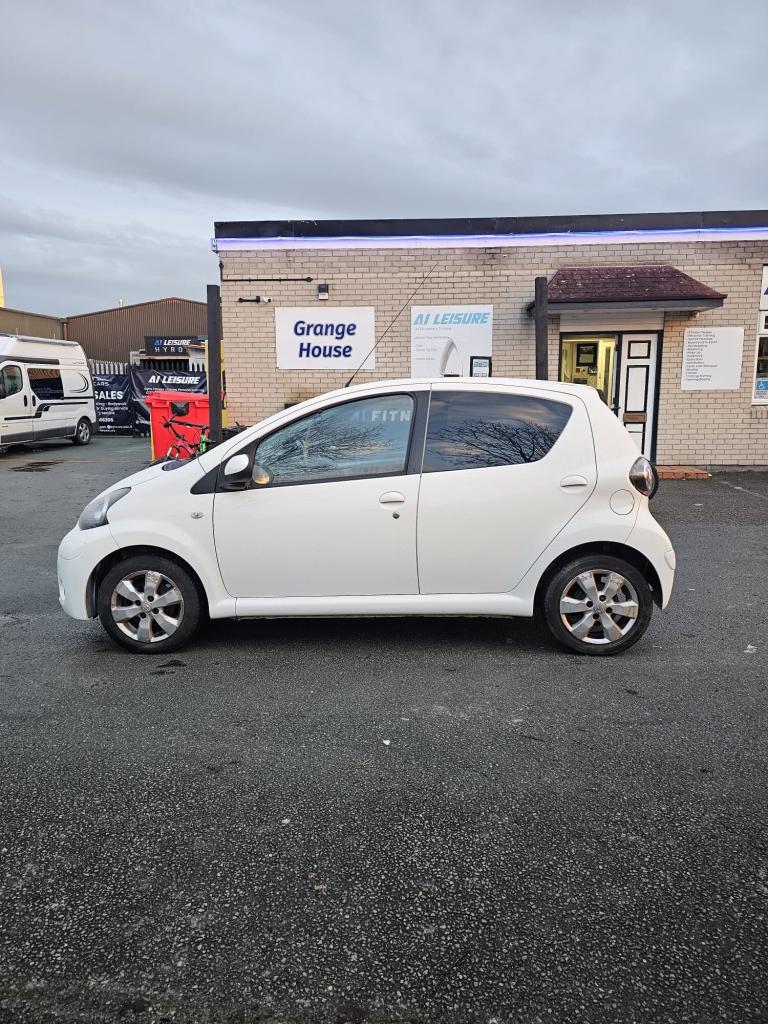 2013 Toyota AYGO 1.0 VVT-i Fire 5dr HATCHBACK Petrol Manual