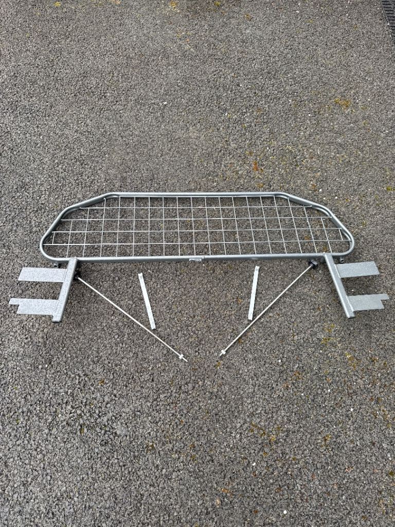 Dog Guard for VW Golf mk vi