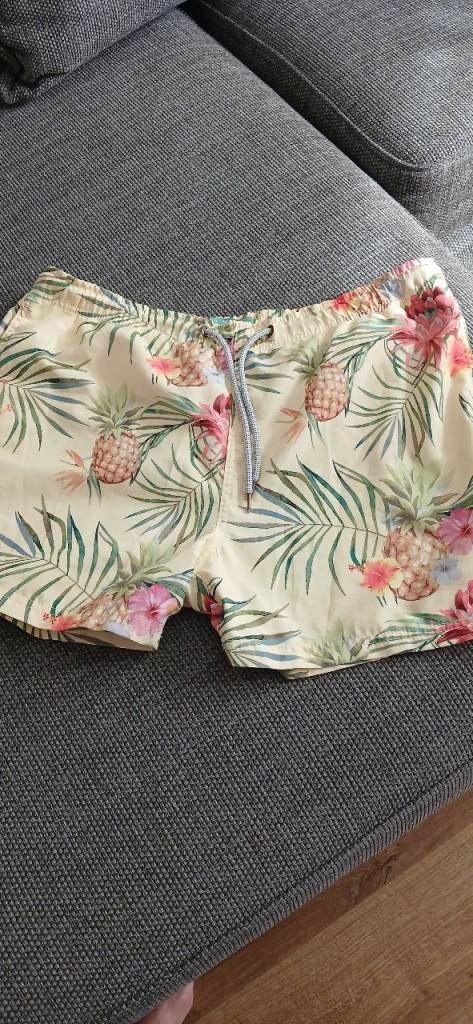 FREE - MEN'S SWIM SHORTS - SIZE M
