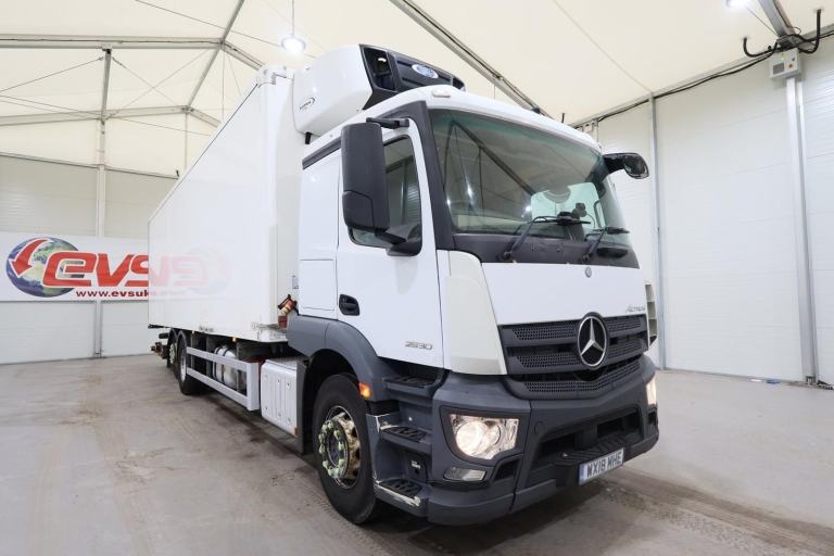 2018 (18 PLATE) Mercedes Benz Actros 2530 6x2 Euro 6 Refrigerated
