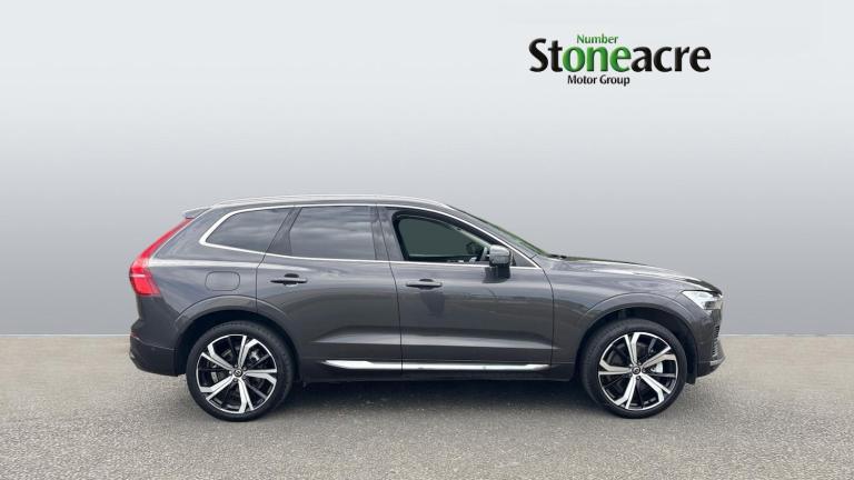 2024 Volvo XC60 Recharge Ultimate, T8 AWD Plug-in hybrid, Electric/Petrol, Bright ESTATE Petrol/E...