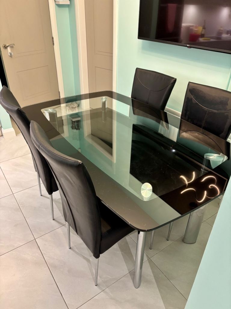 Glass Table and6 chairs 