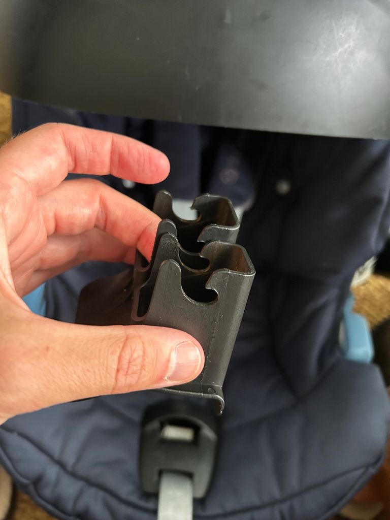 Reduced - Cybex Aton 5 Car Seat and Base (includes isofix clips)