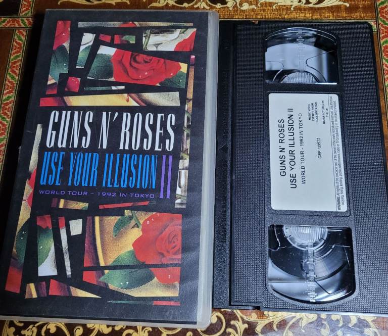 GUNS N ROSES ~ USE YOUR ILLUSION II ~ WORLD TOUR ~ 1992 IN TOKYO ~ VHS VIDEO b14