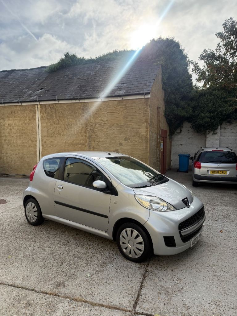 Peugeot 107 automatic small auto 