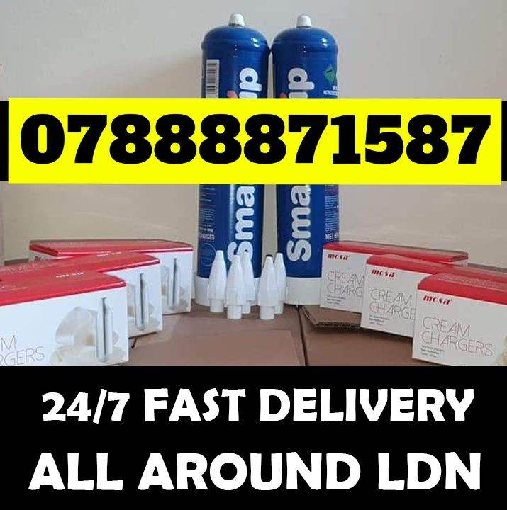 Samsung Galaxy GX5W5W Xs Flip 8 unlocked 354gb mint condition cream Boxed no charger cable