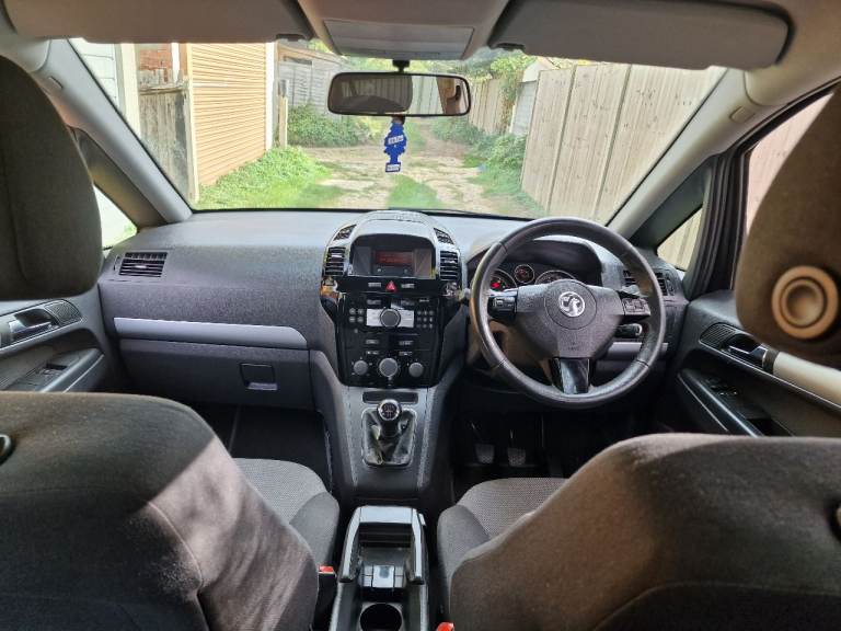 7 SEATER VAUXHALL ZAFIRA 2013 1 YEAR MOT