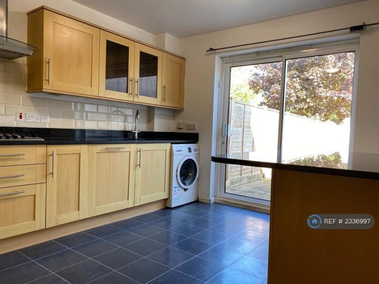 3 bedroom house in Chestnut Grove, New Malden, KT3 (3 bed) (#2336997)