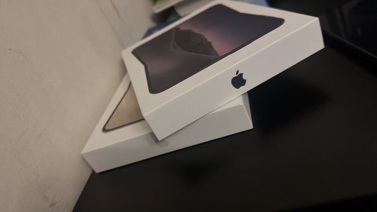 Apple iPhone Box – White, New Condition