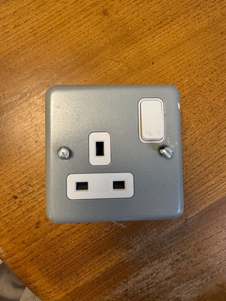 Plug socket