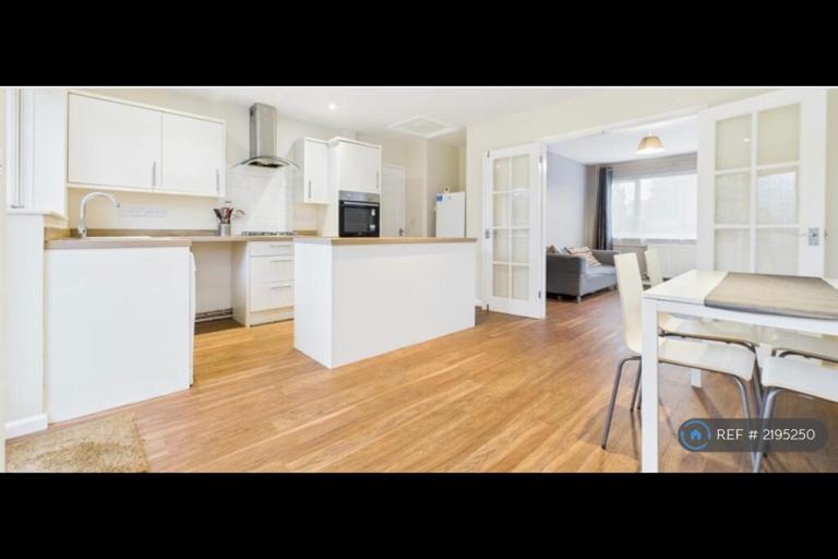 3 bedroom house in Alberta Close, Ipswich, IP5 (3 bed) (#2195250)