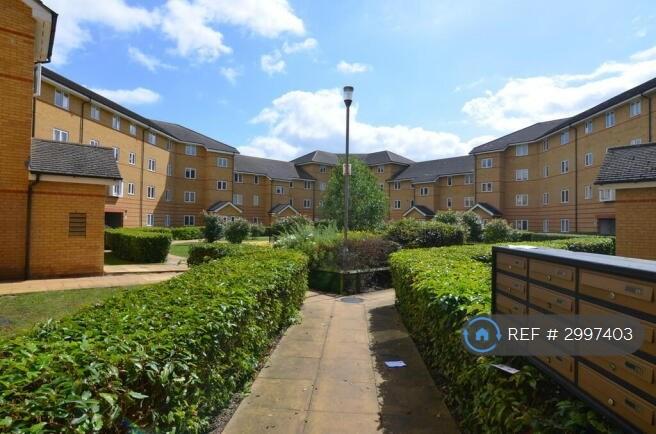 2 bedroom flat in Heath Court, London, SE9 (2 bed) (#2997403)