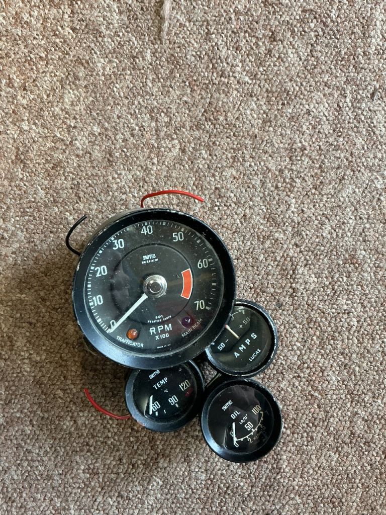 Reliant Scimitar instrument dials 