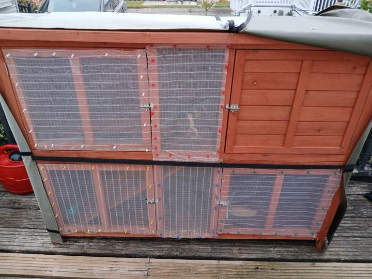 Pets at Home Rabbit/Guinea pig Hutch 5ft With Cover