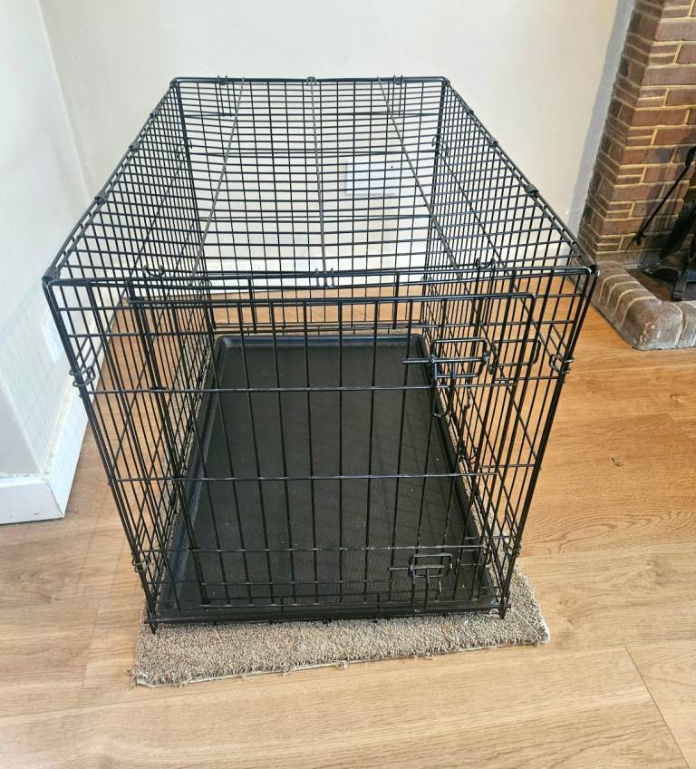 Dog crate with cover 