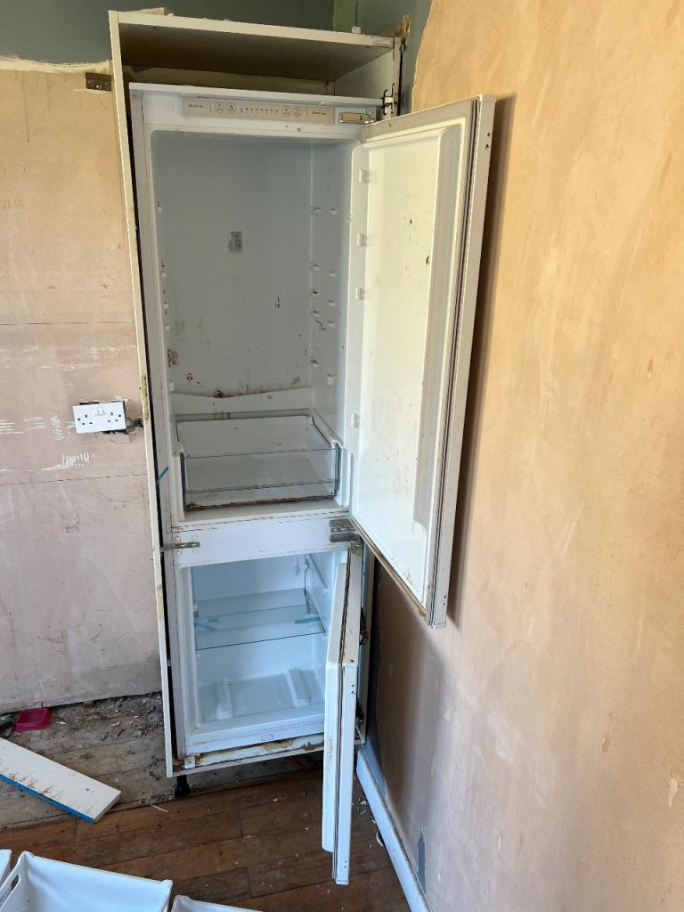 Integrated 70/30 Fridge Freezer